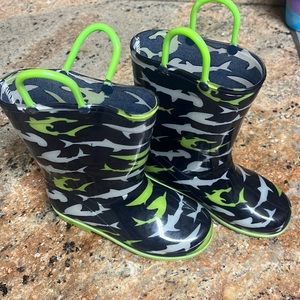 Kids rain boots